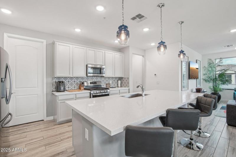 9-web-or-mls-E Rancho Paloma Dr-S1410-00