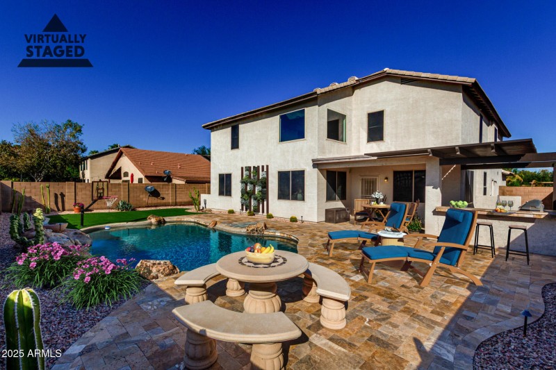 Arizona lifestyle in LUX