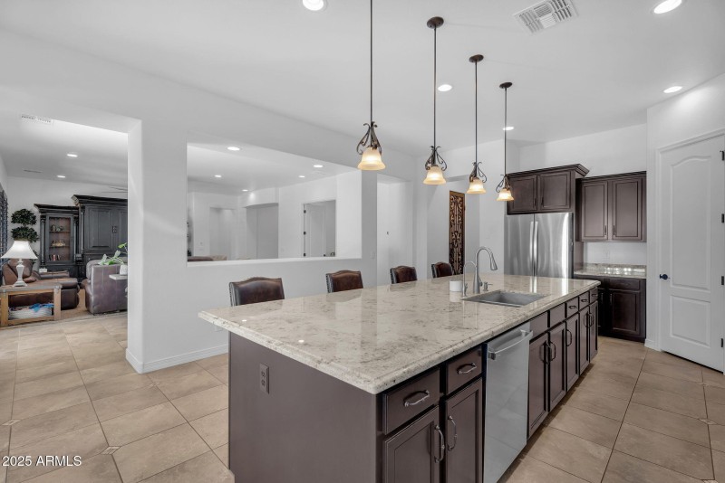 13-web-or-mls-Ivyglen-12