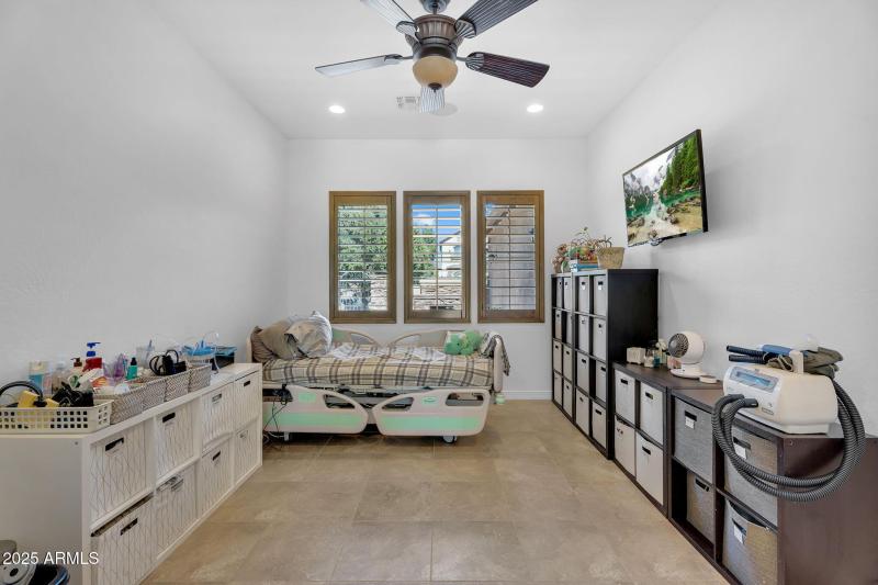 37-web-or-mls-Ivyglen-21