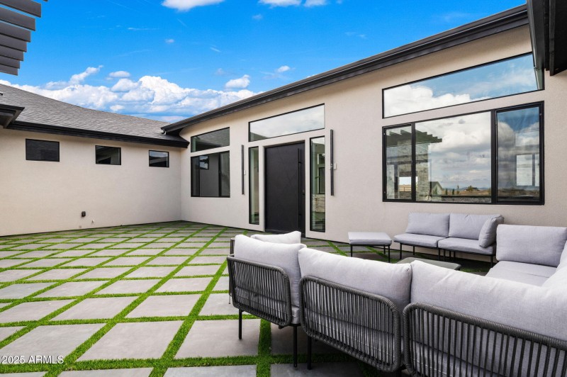 12-Front Courtyard (3)