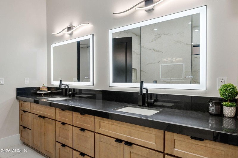 35-Primary Bathroom (2)