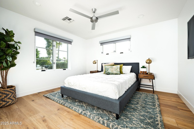 5816 E Calle Del Media-31