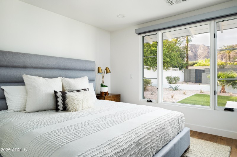 5816 E Calle Del Media-34