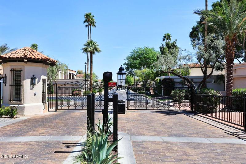 Cuernavaca-Gated Entry