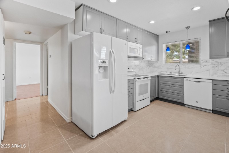 10926 W Abbott Ave-27