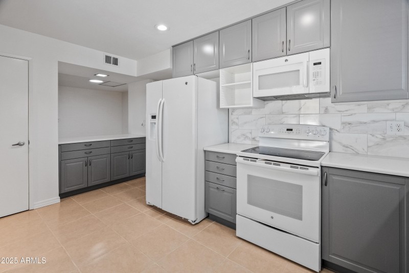 10926 W Abbott Ave-31