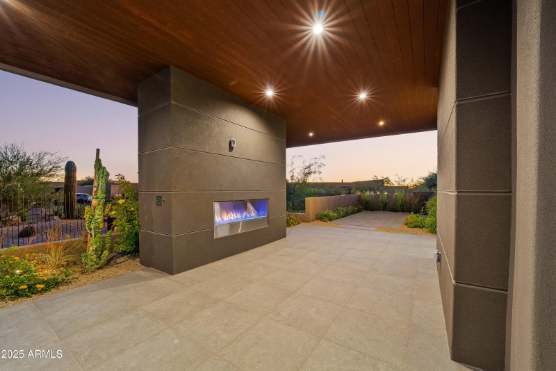 Fire Place - Sitting Area