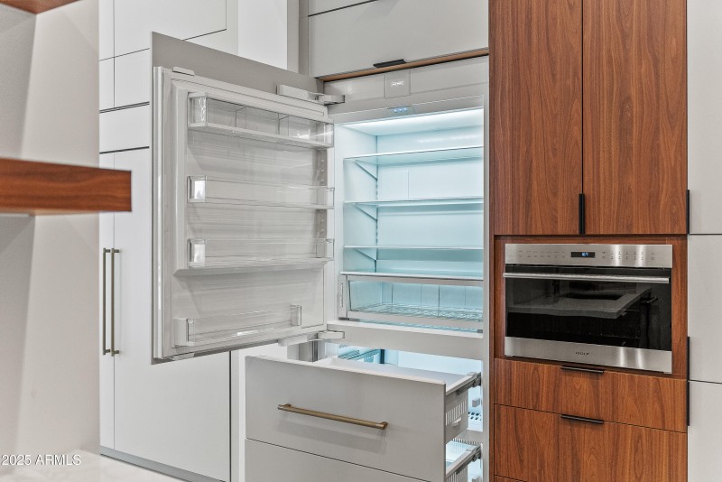 Sub Zero Refrigerator - Freezer
