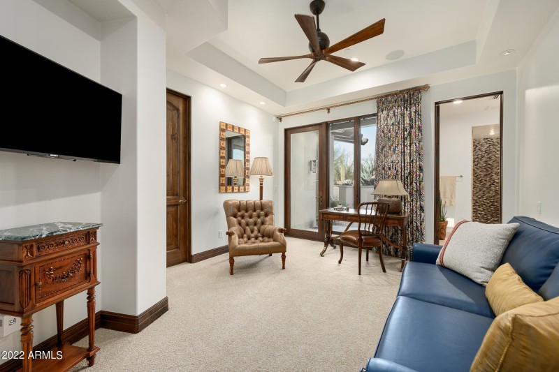 Ensuite guest bedroom