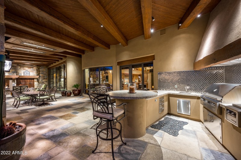 Large outdoor covered kitchen