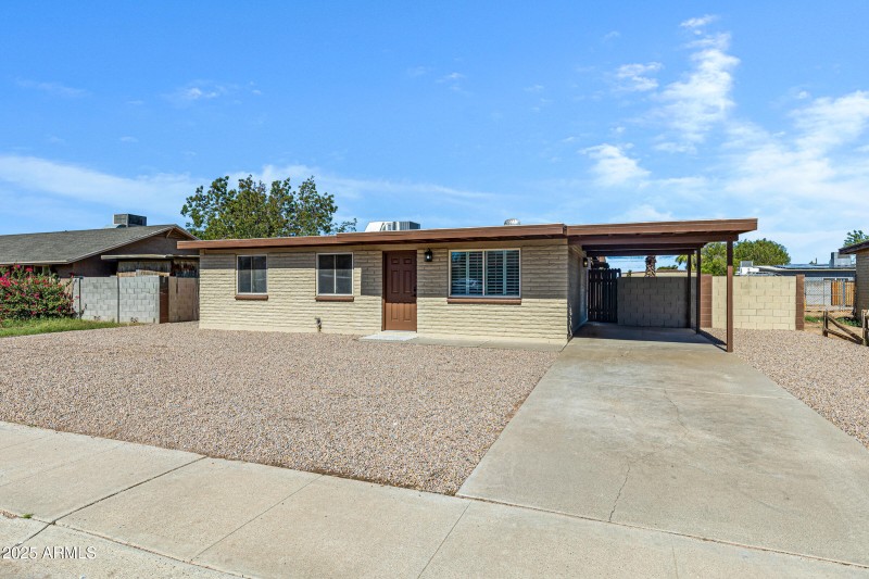 414 E Cholla St-1