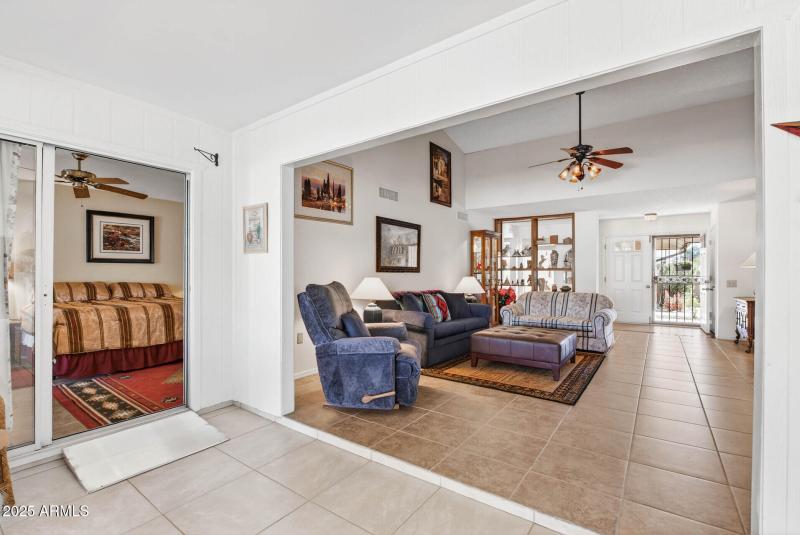 40_21610_N_Sunglow40_mls