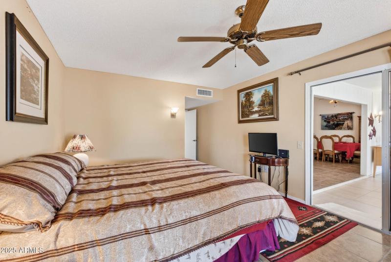 42_21610_N_Sunglow42_mls