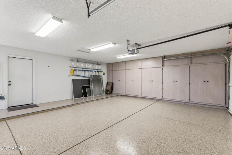 63_21610_N_Sunglow63_mls