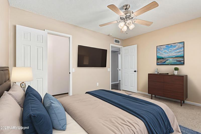 20-Pine - Bedroom - Standard - 5