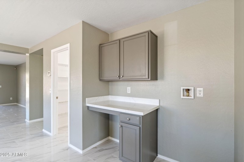 2922 W Dunbar Drive, Phoenix 85041