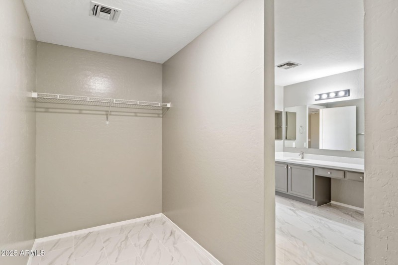 2922 W Dunbar Drive, Phoenix 85041