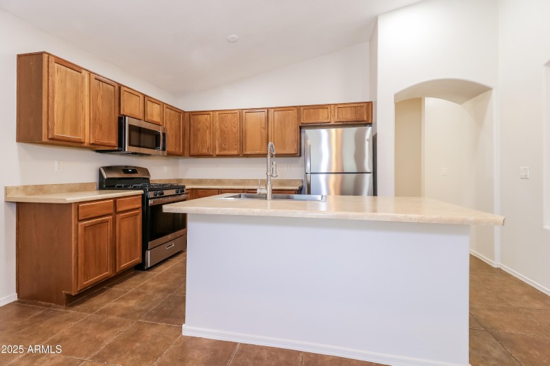 1020085.18204 W SANNA ST - Kitchen_1