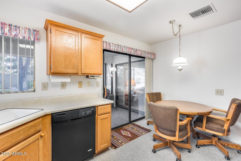 Casual Dining in Kithcen