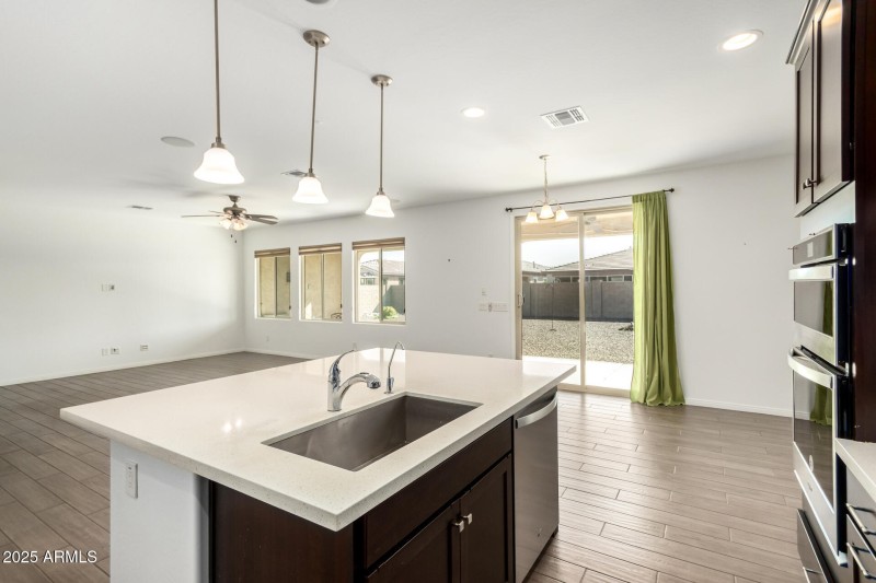 17987 W Redwood_Kitchen_GR