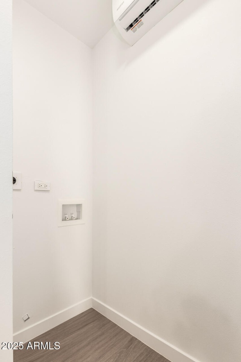 Guest House Laundry Room