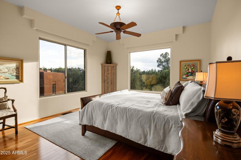 JL_30Tourmaline-interiors-Bedrooms-09