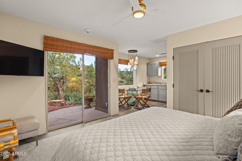 JL_30Tourmaline-interiors-Casita-02