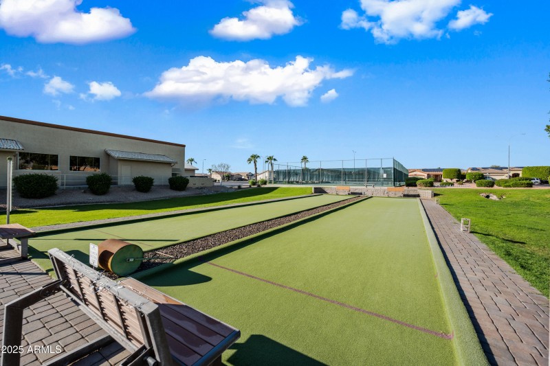 12-MeridianManor-ocupix-Comm