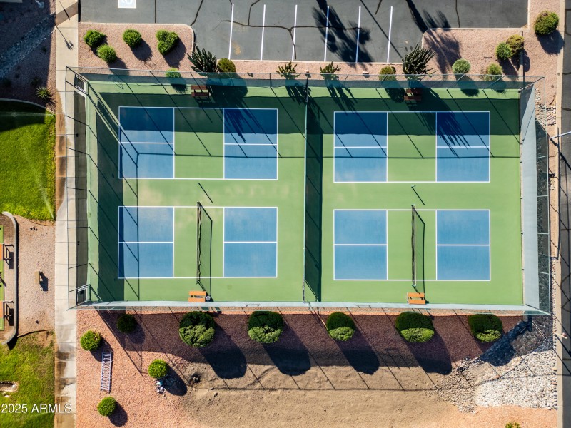 13-MeridianManor-ocupix-Comm