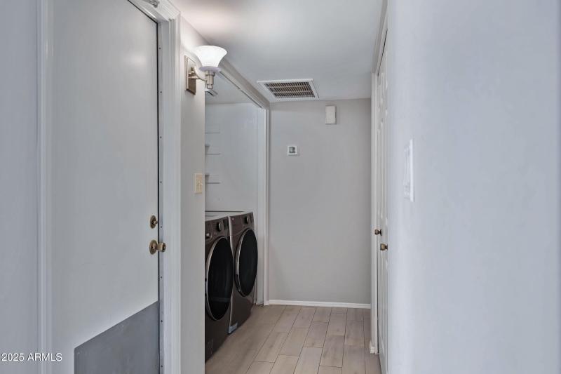 792 W El Monte Pl-16