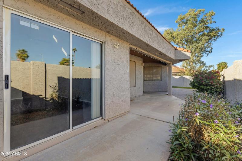 792 W El Monte Pl-27