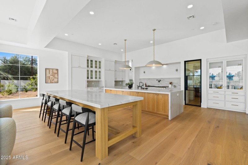 17-web-or-mls-10809-n-82nd-pl