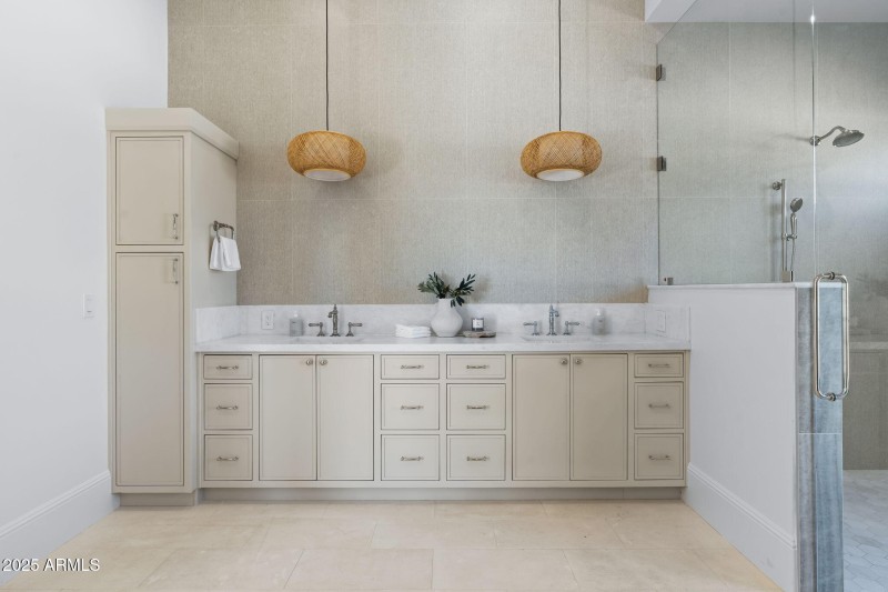 32-web-or-mls-10809-n-82nd-pl