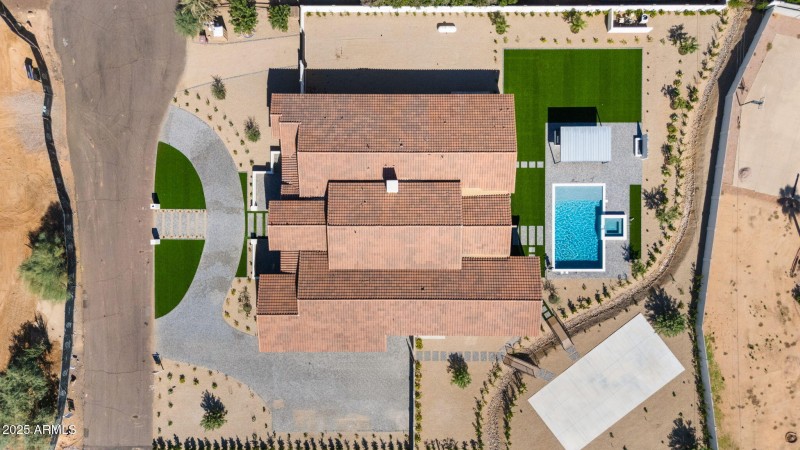 62-web-or-mls-10809-n-82nd-pl