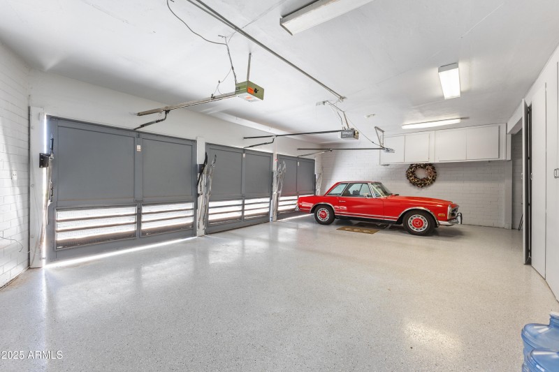Oversized 3 car garage