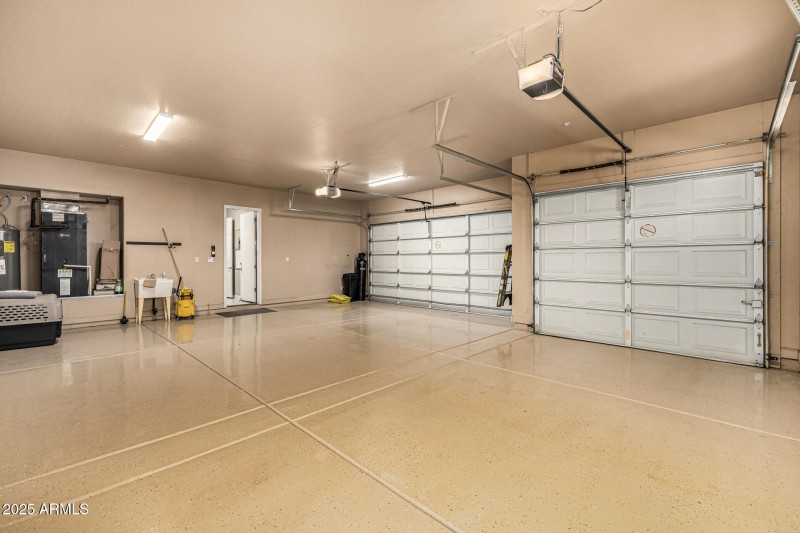 Main House Gar 3 vw2