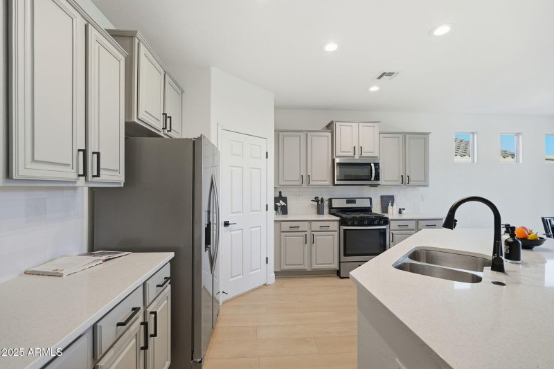 12-web-or-mls-012_ListerPros (1)