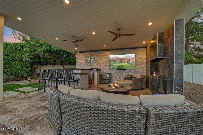 42-Cabana Sitting II