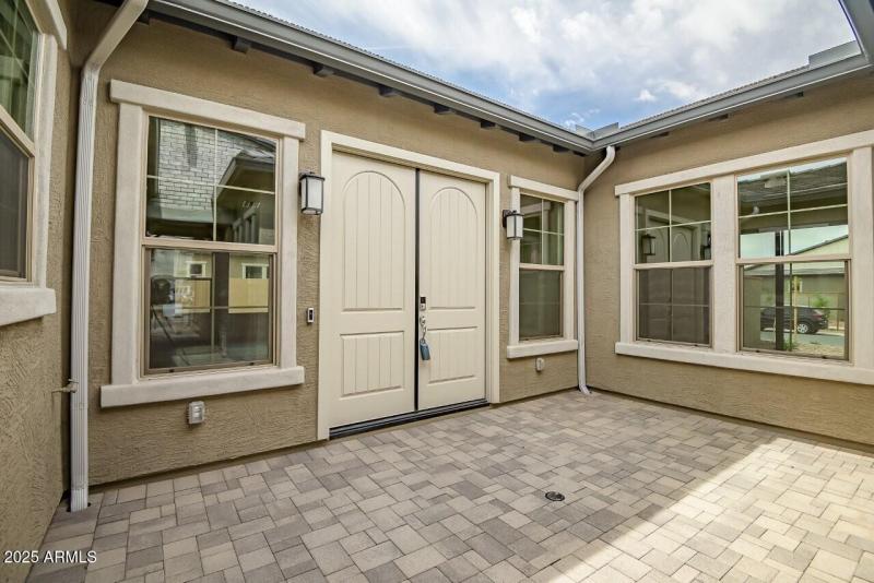 Elegance Lot 1272 (5)