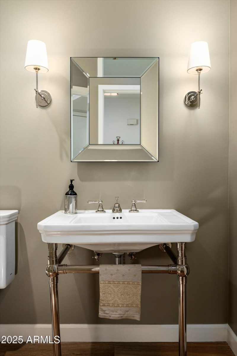 25-5101NCasaBlancaDr217-25