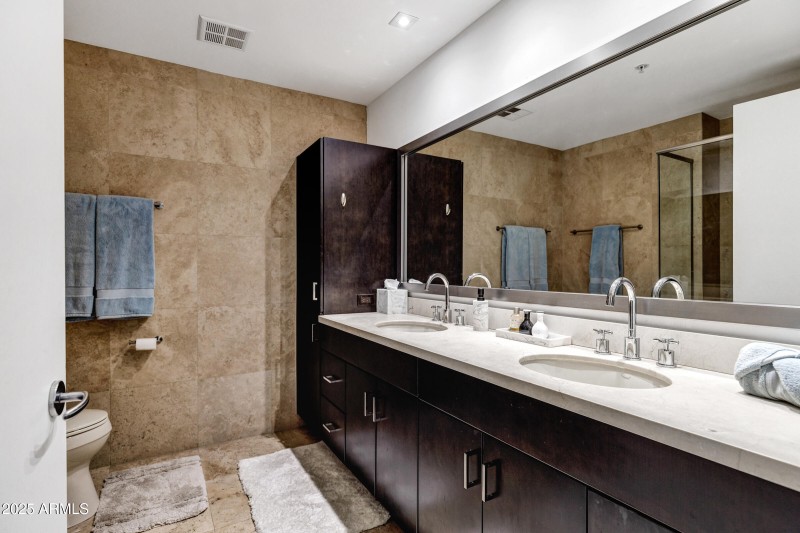 Luxurious Primary Bathroom