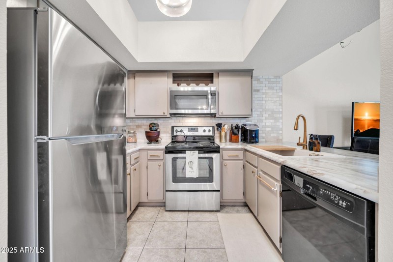 14002 N 49th Ave 1097-16