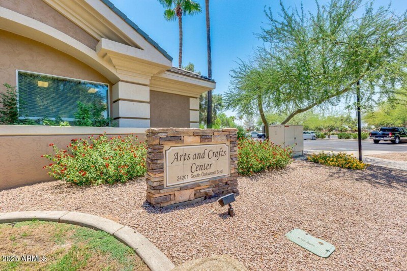 OAKWOOD ARTS & CRAFTS