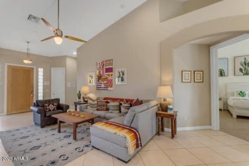 large-7f926029-6077-4325-aee8-17a1d4b2ed