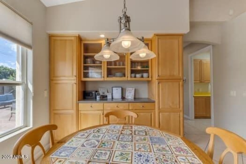 large-2653a3c1-6be8-4b40-a65c-e3b3644546