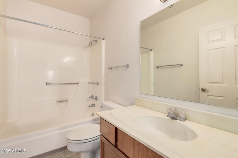 2nd Bathroom in Hallway