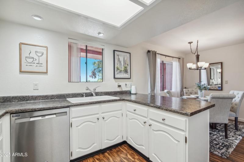 12-print-N Paradise Vlg Pkwy S 442-2305-