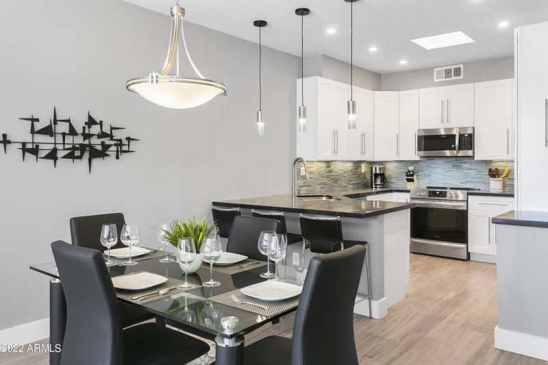 7700EGaineyRanch206-018