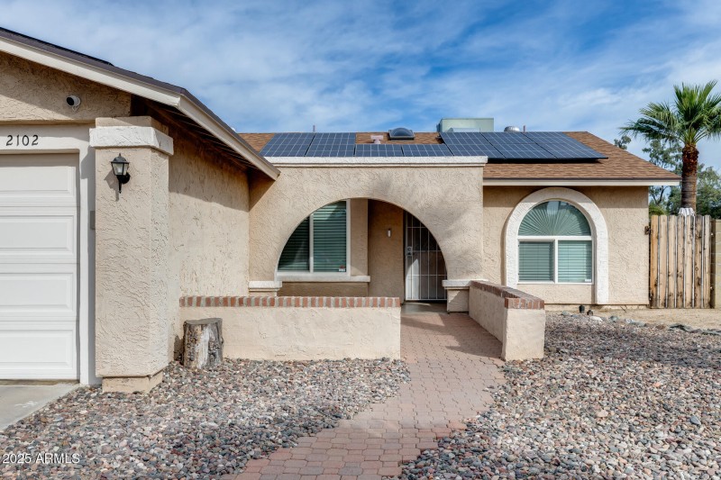 Sylish and private entry